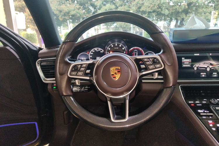 Used Porsche Panamera 2017 Panamera 4 Executive Long Wheelbase 3.0T Steering Wheel