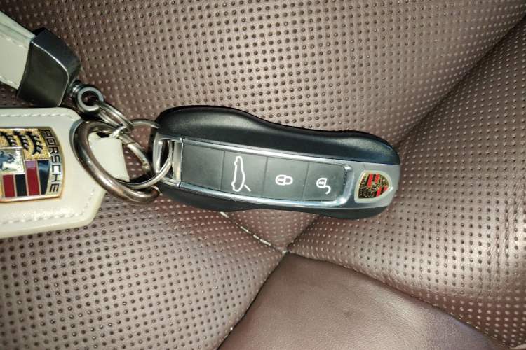 Used Porsche Panamera 2017 Panamera 4 Executive Long Wheelbase 3.0T Vehicle Key