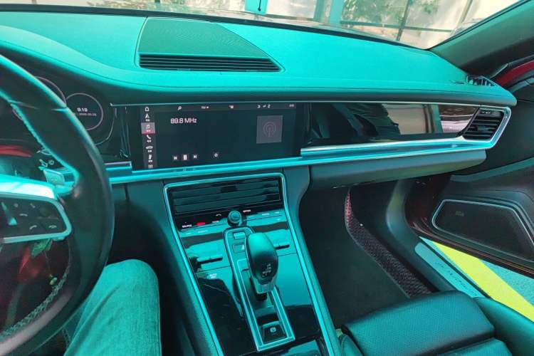 Used Porsche Panamera 2017 Panamera 4 Executive Long Wheelbase 3.0T Audio And AC Panel