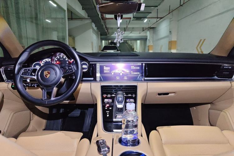 Used Porsche Panamera 2017 Panamera 3.0T Center Console