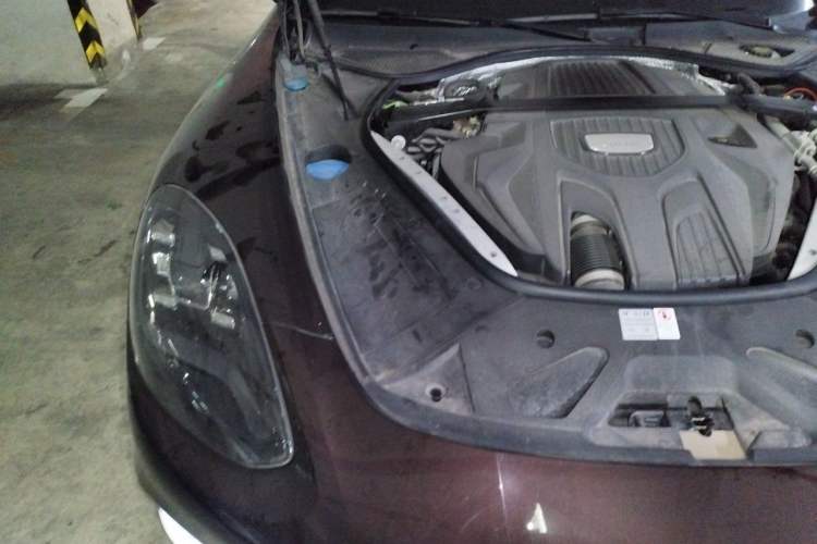 Used Porsche Panamera 2017 Panamera 3.0T Engine Bay Right