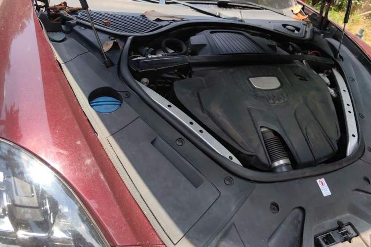Used Porsche Panamera 2017 Panamera 3.0T Engine Bay Right