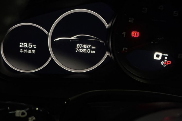 Used Porsche Panamera 2017 Panamera 3.0T Odometer Close Up