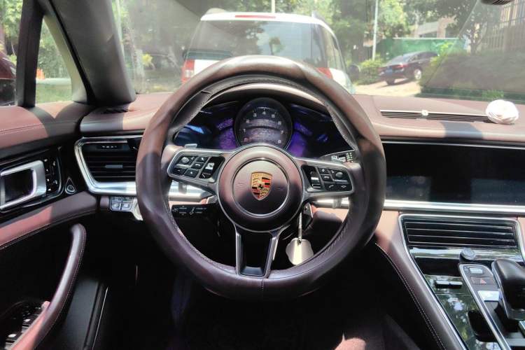 Used Porsche Panamera 2017 Panamera 3.0T Steering Wheel