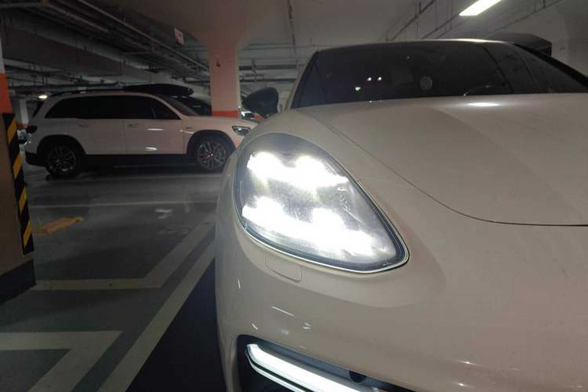 Used Porsche Panamera 2017 Panamera 4 E-Hybrid Executive Long Wheelbase 2.9T Right Front Headlight