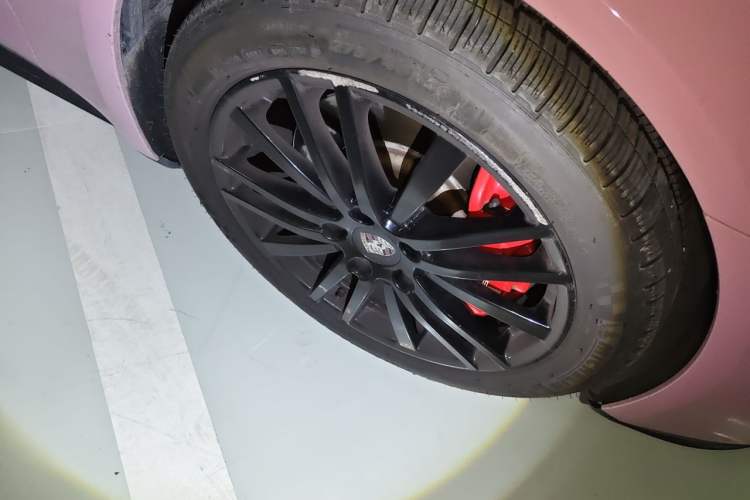 Used Porsche Panamera 2017 Panamera 4 Sport Turismo 3.0T Right Front Wheel Hub