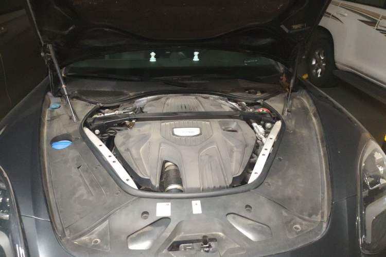 Used Porsche Panamera 2017 Panamera 4 Executive Long Wheelbase 3.0T Engine Bay