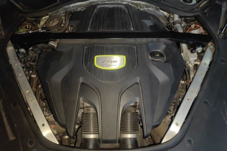 Used Porsche Panamera 2017 Panamera 4 E-Hybrid Executive Long Wheelbase 2.9T Engine Bay