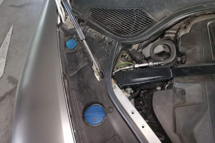 Used Porsche Panamera 2017 Panamera 3.0T Engine Bay Right