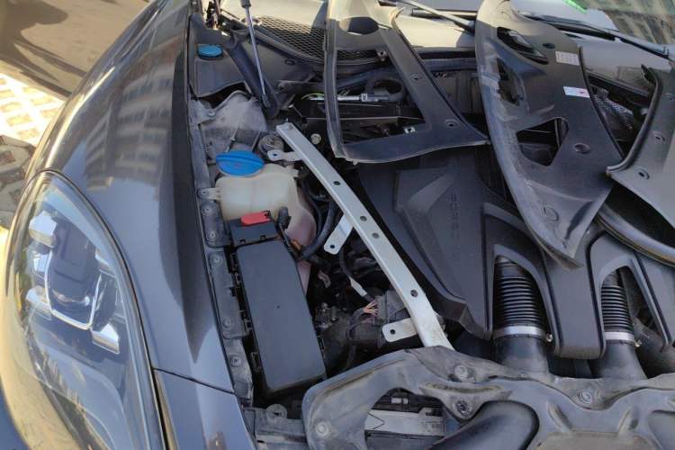 Used Porsche Panamera 2017 Panamera 4S 2.9T Engine Bay Right