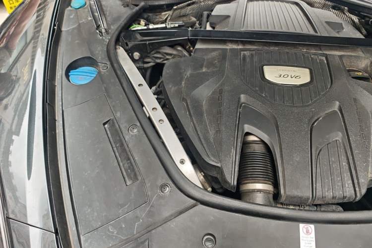 Used Porsche Panamera 2017 Panamera 3.0T Engine Bay Right