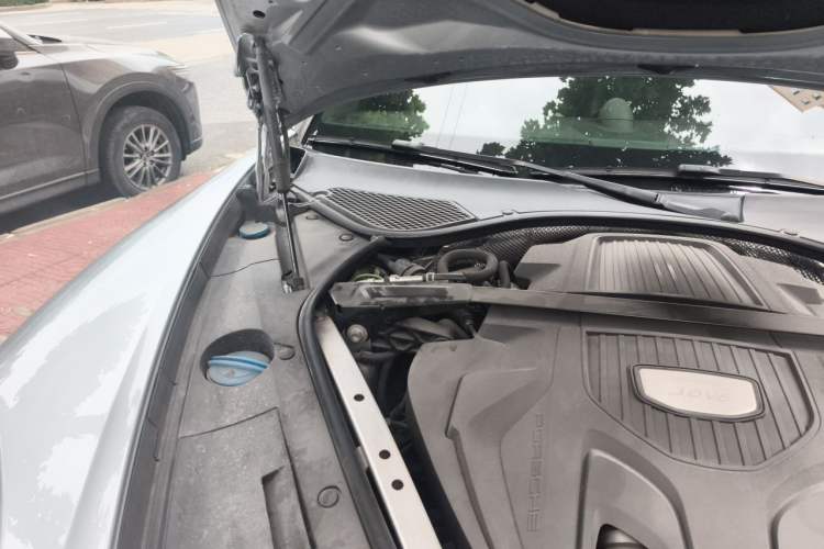 Used Porsche Panamera 2017 Panamera Executive Long Wheelbase 3.0T Engine Bay Right