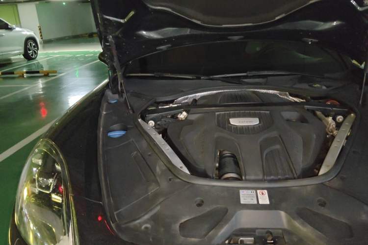 Used Porsche Panamera 2017 Panamera 4 Executive Long Wheelbase 3.0T Engine Bay Right