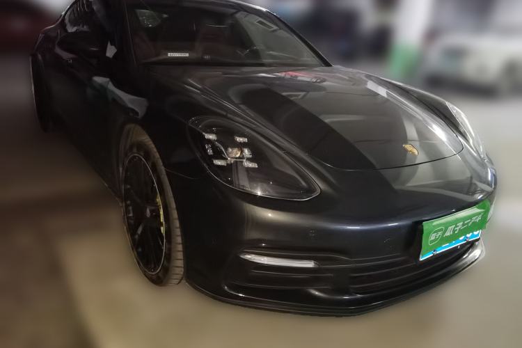 Used Porsche Panamera 2017 Panamera 3.0T Front Right 45 Deg