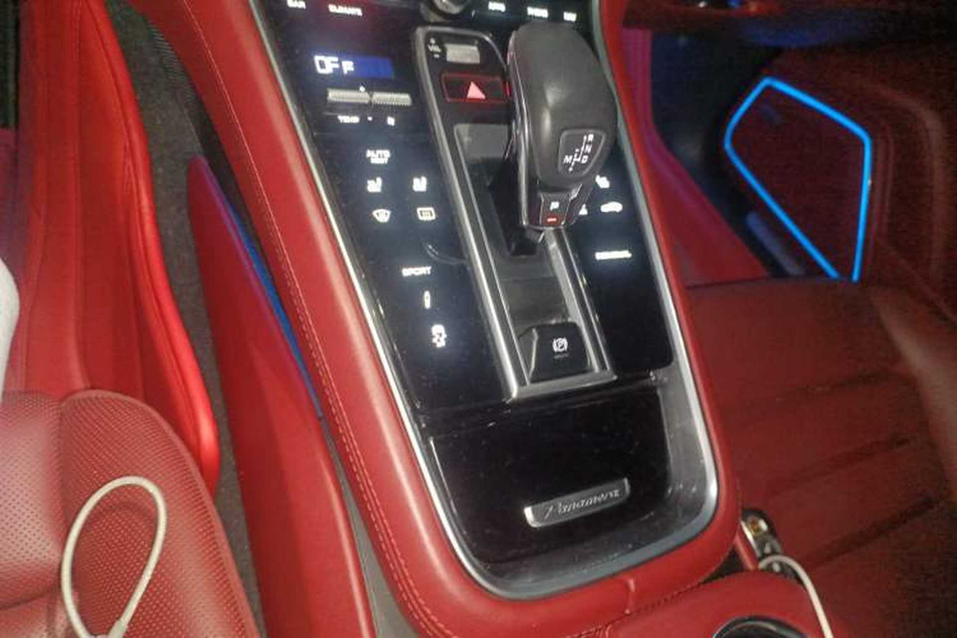 Used Porsche Panamera 2017 Panamera 4 Executive Long Wheelbase 3.0T Gear Lever