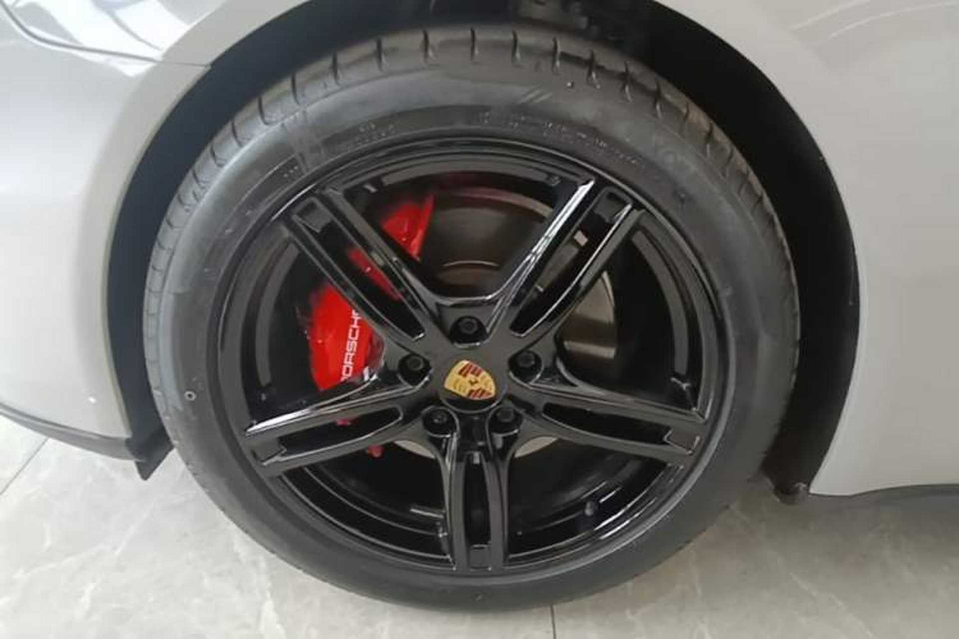 Used Porsche Panamera 2017 Panamera 3.0T Left Front Wheel Hub