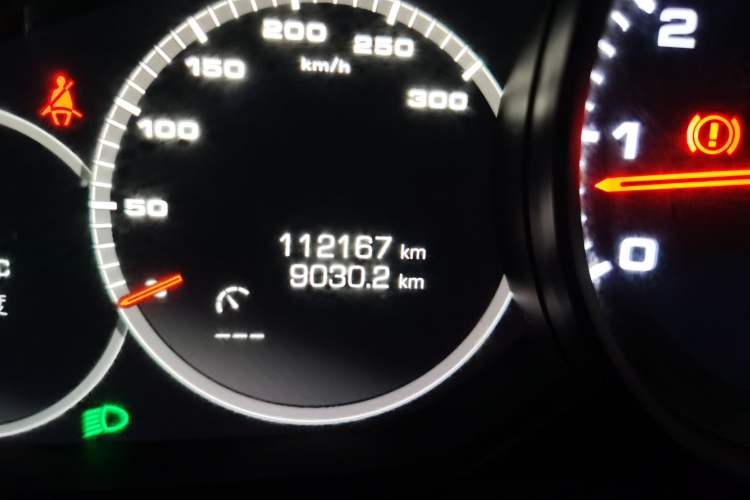 Used Porsche Panamera 2017 Panamera 3.0T Odometer Close Up
