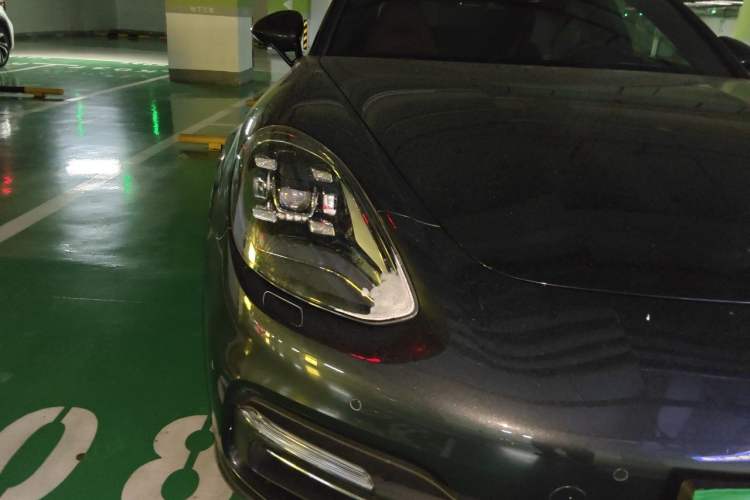 Used Porsche Panamera 2017 Panamera 4 Executive Long Wheelbase 3.0T Right Front Headlight