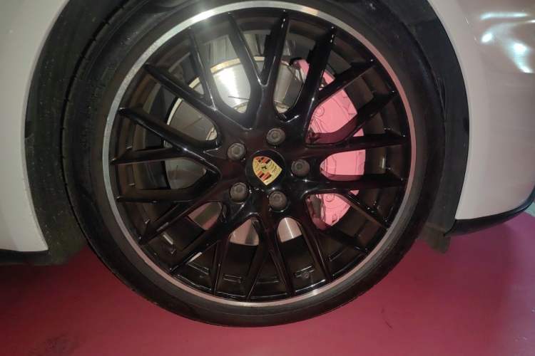 Used Porsche Panamera 2017 Panamera 4 E-Hybrid Executive Long Wheelbase 2.9T Right Front Wheel Hub