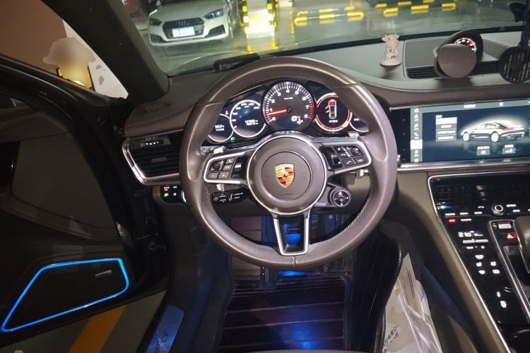 Used Porsche Panamera 2017 Panamera 4 Executive Long Wheelbase 3.0T Steering Wheel