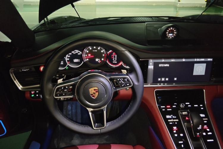 Used Porsche Panamera 2017 Panamera 4 Executive Long Wheelbase 3.0T Steering Wheel