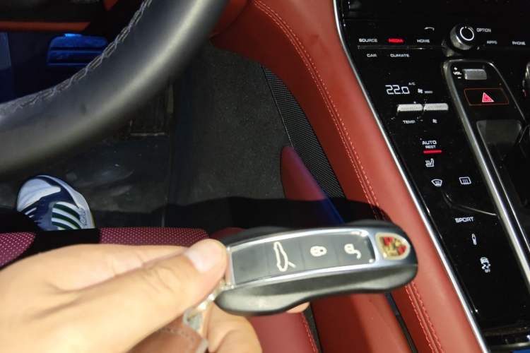 Used Porsche Panamera 2017 Panamera 4 Executive Long Wheelbase 3.0T Vehicle Key