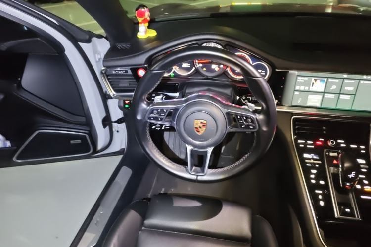 Used Porsche Panamera 2017 Panamera 4 Sport Turismo 3.0T Steering Wheel