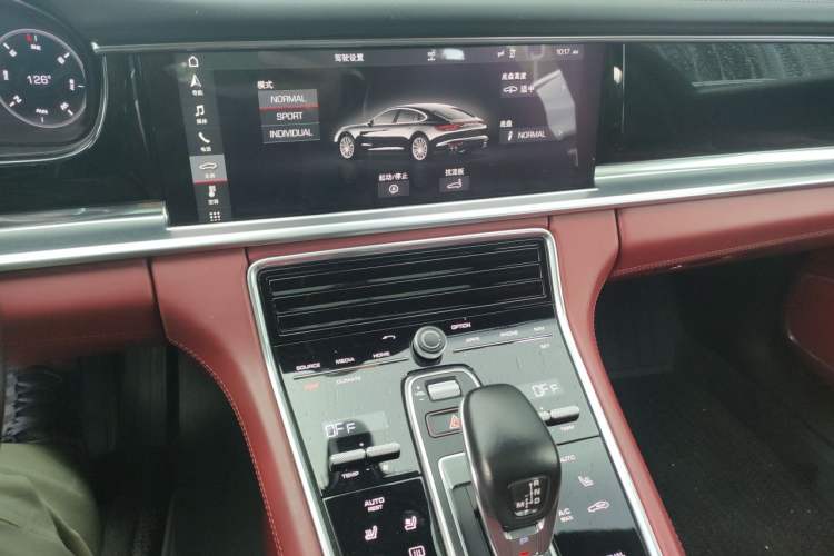 Used Porsche Panamera 2017 Panamera Executive Long Wheelbase 3.0T Audio And AC Panel