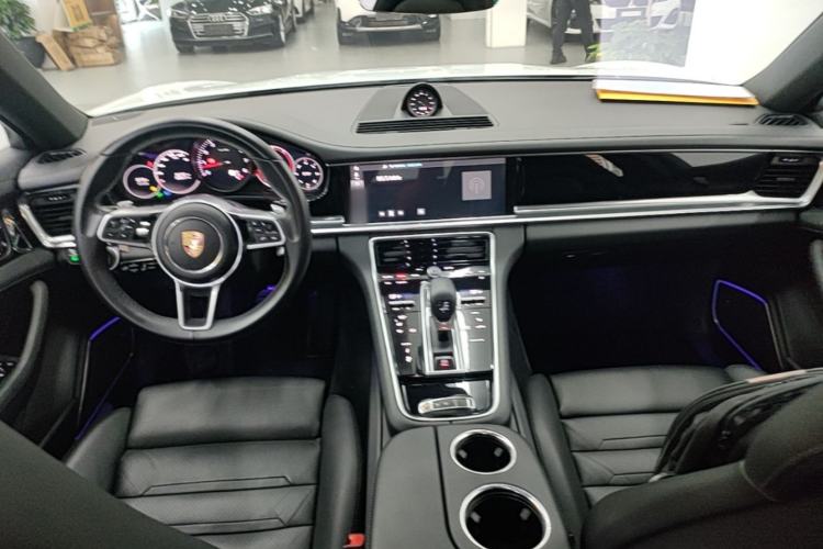 Used Porsche Panamera 2017 Panamera 3.0T Center Console