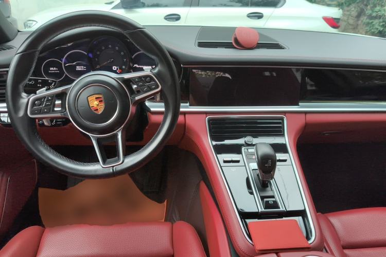 Used Porsche Panamera 2017 Panamera 4 Executive Long Wheelbase 3.0T Center Console