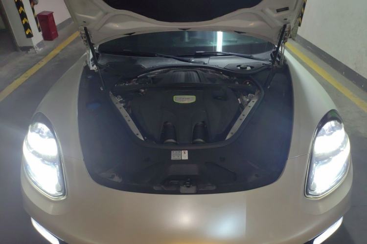 Used Porsche Panamera 2017 Panamera 4 E-Hybrid Executive Long Wheelbase 2.9T Engine Bay