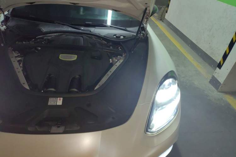 Used Porsche Panamera 2017 Panamera 4 E-Hybrid Executive Long Wheelbase 2.9T Engine Bay Left