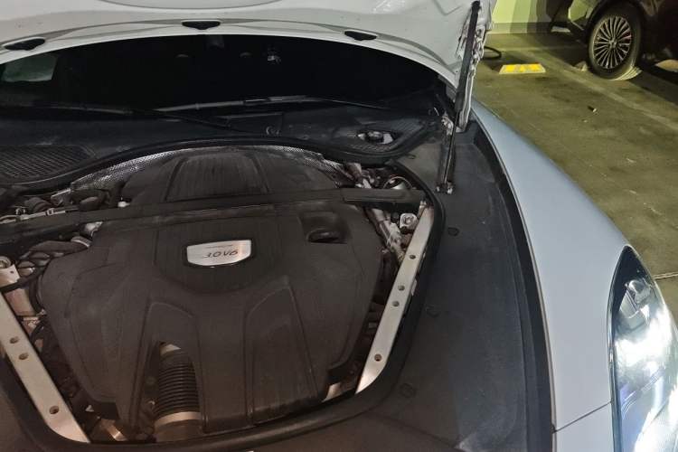 Used Porsche Panamera 2017 Panamera 3.0T Engine Bay Left