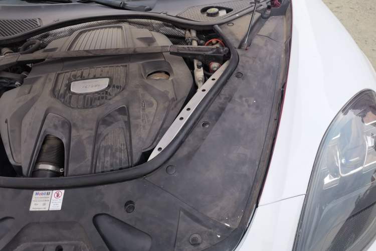 Used Porsche Panamera 2017 Panamera 3.0T Engine Bay Left