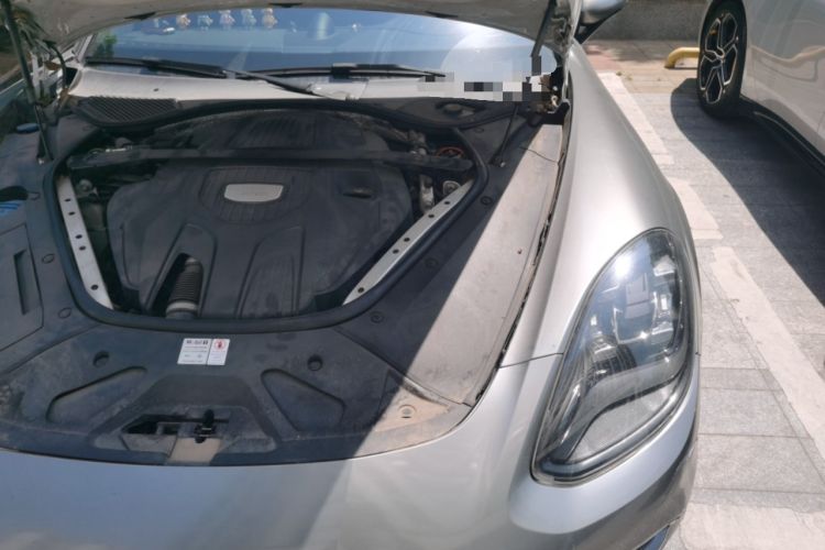 Used Porsche Panamera 2017 Panamera 3.0T Engine Bay Left