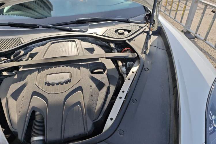 Used Porsche Panamera 2017 Panamera 3.0T Engine Bay Left