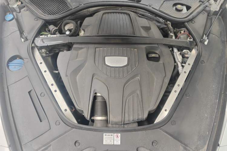 Used Porsche Panamera 2017 Panamera 3.0T Engine Bay
