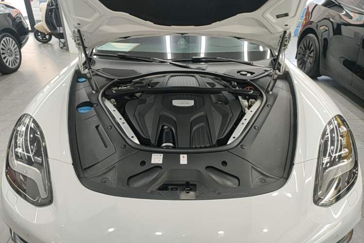 Used Porsche Panamera 2017 Panamera 3.0T Engine Bay