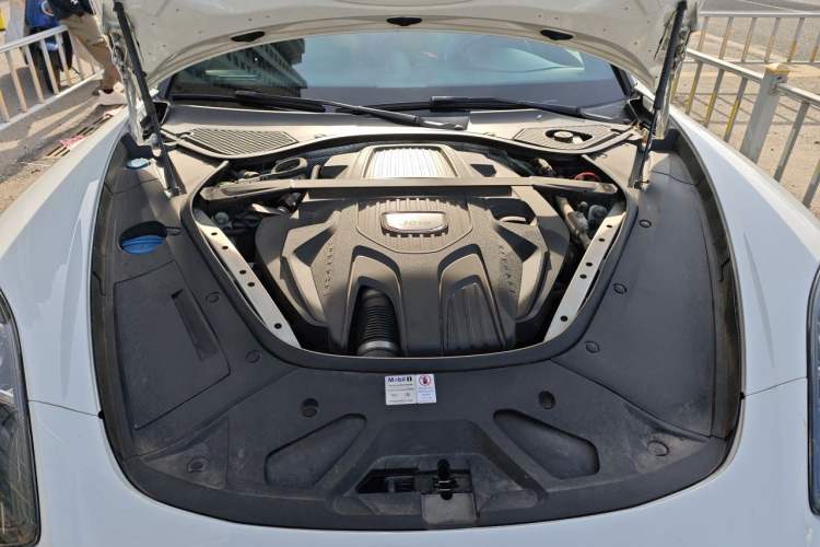 Used Porsche Panamera 2017 Panamera 3.0T Engine Bay