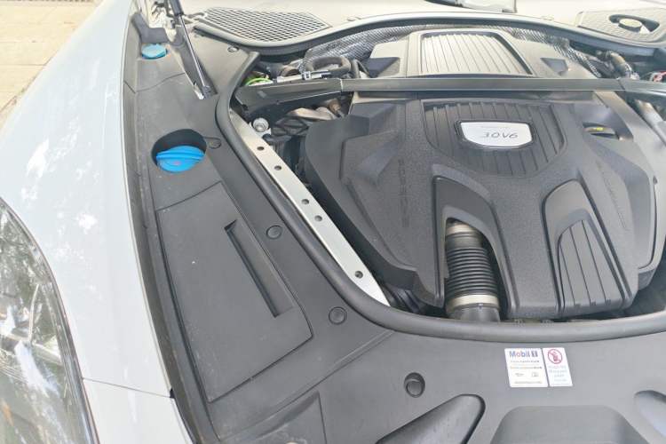 Used Porsche Panamera 2017 Panamera 3.0T Engine Bay Right