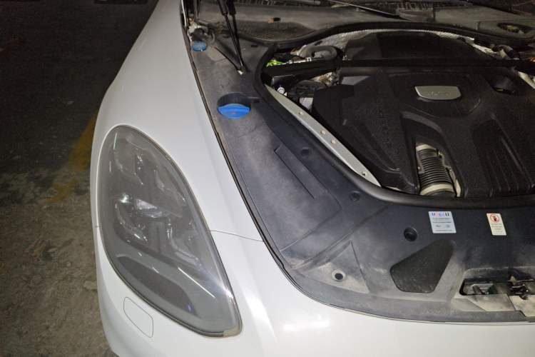 Used Porsche Panamera 2017 Panamera 3.0T Engine Bay Right