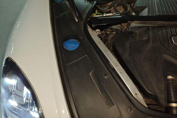 Used Porsche Panamera 2017 Panamera 3.0T Engine Bay Right