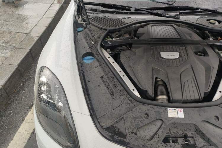 Used Porsche Panamera 2017 Panamera Executive Long Wheelbase 3.0T Engine Bay Right