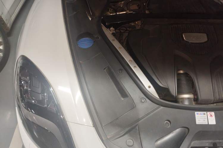 Used Porsche Panamera 2017 Panamera 3.0T Engine Bay Right