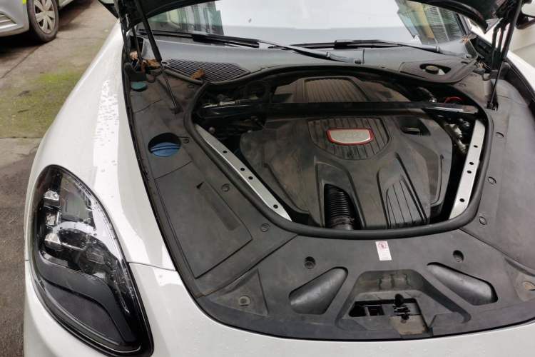 Used Porsche Panamera 2017 Panamera 4 Executive Long Wheelbase 3.0T Engine Bay Right