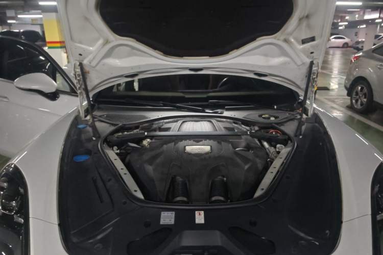 Used Porsche Panamera 2017 Panamera 4S 2.9T Engine Bay