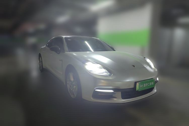 Used Porsche Panamera 2017 Panamera 4 E-Hybrid Executive Long Wheelbase 2.9T Front Right 45 Deg