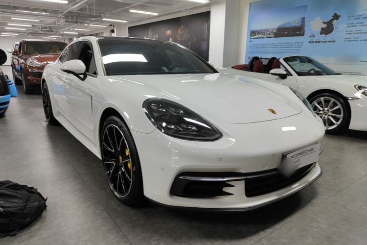Used Porsche Panamera 2017 Panamera 3.0T Front Right 45 Deg