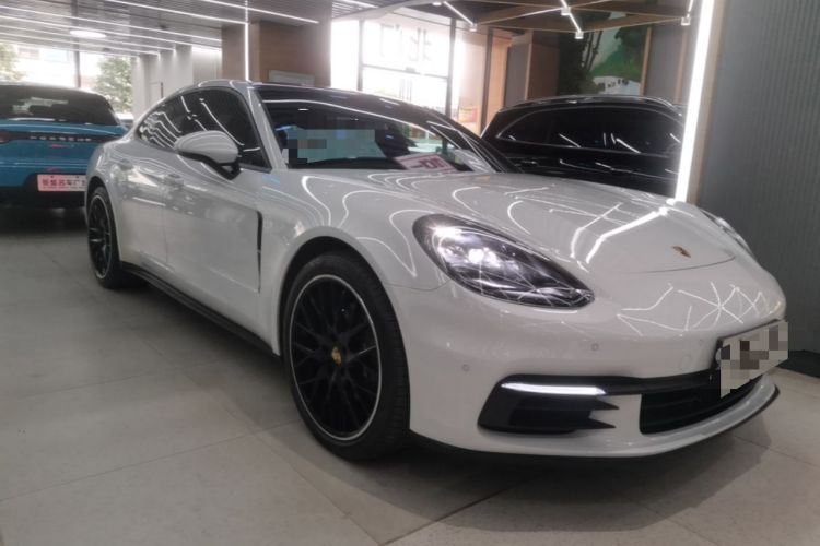 Used Porsche Panamera 2017 Panamera 3.0T Front Right 45 Deg