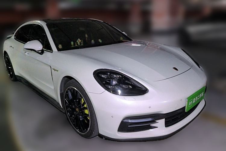 Used Porsche Panamera 2017 Panamera 4 E-Hybrid Executive Long Wheelbase 2.9T Front Right 45 Deg